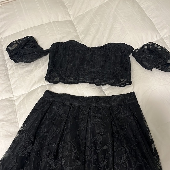 One of Kind SI Style Dot Com lace overlay skirt w/top - Picture 4 of 8